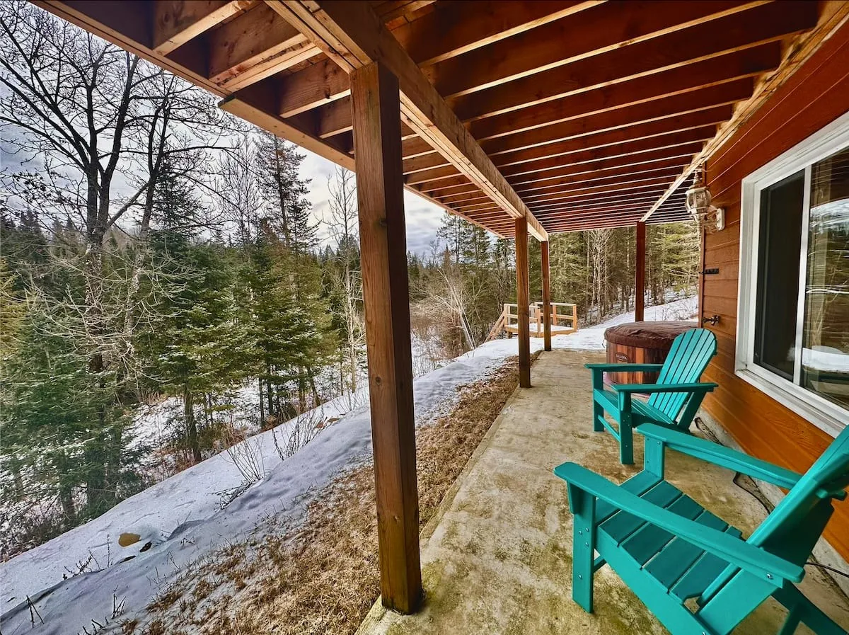 Le spa sous la terrasse, près de la salle de jeux